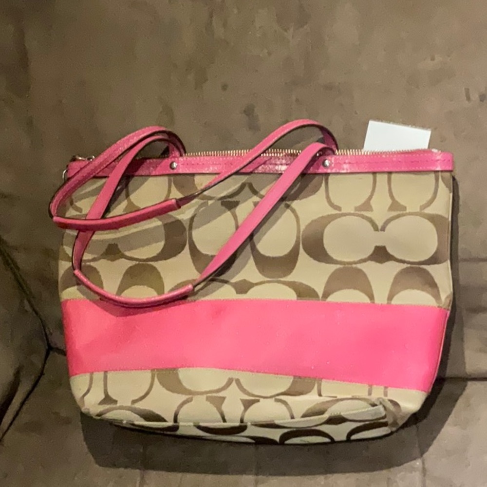 Super cute coach tote